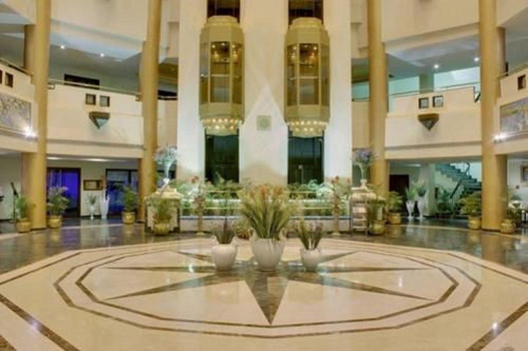 Hotel Swosti Premium Μπουμπάνεσβαρ Εξωτερικό φωτογραφία
