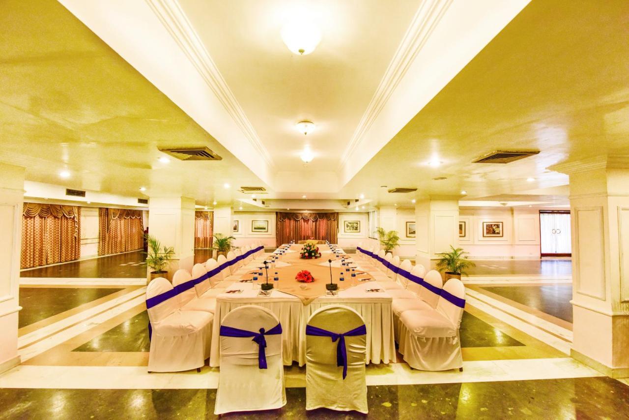 Hotel Swosti Premium Μπουμπάνεσβαρ Εξωτερικό φωτογραφία
